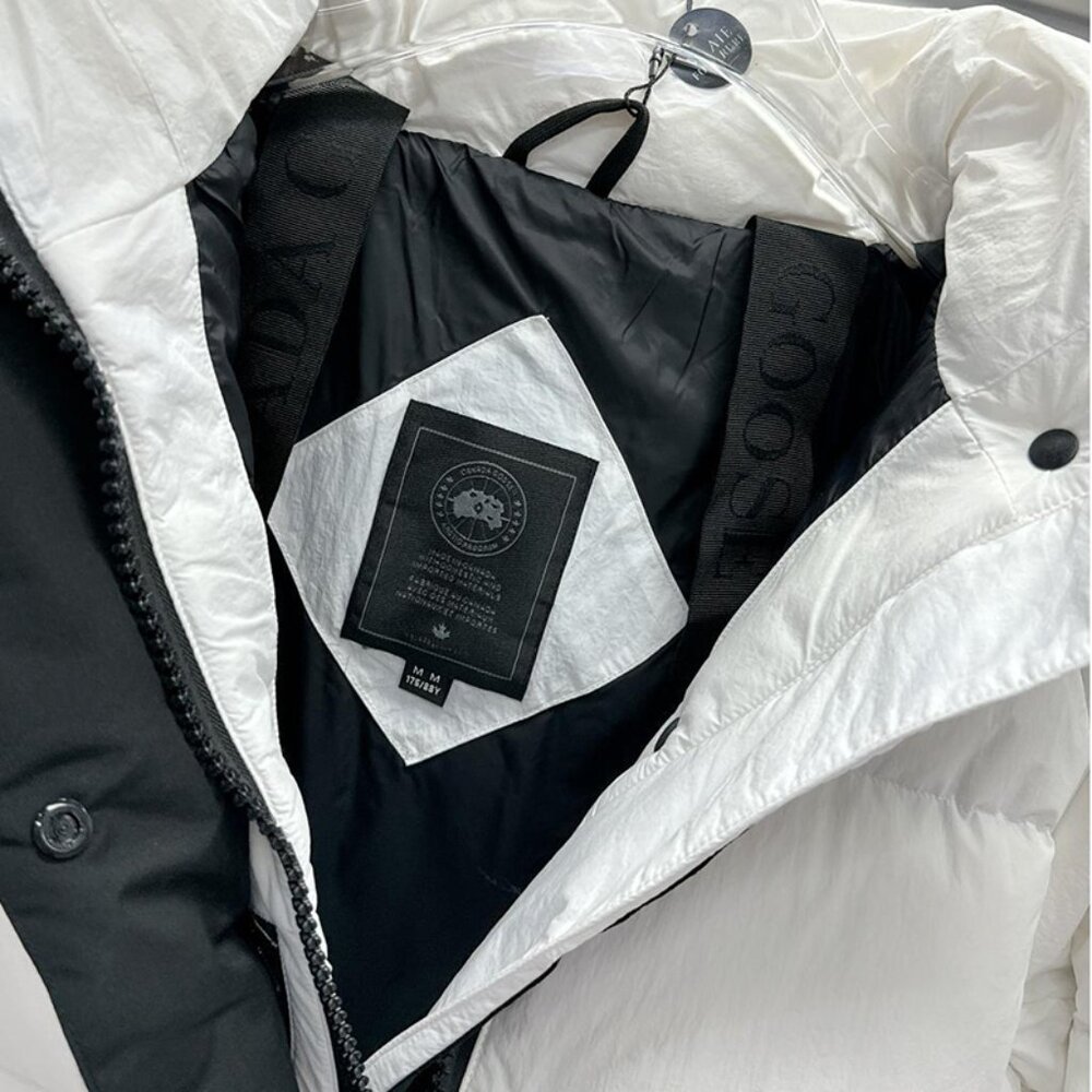 Canada Goose Hooded White Down Jacket - Picture 4 of 9
